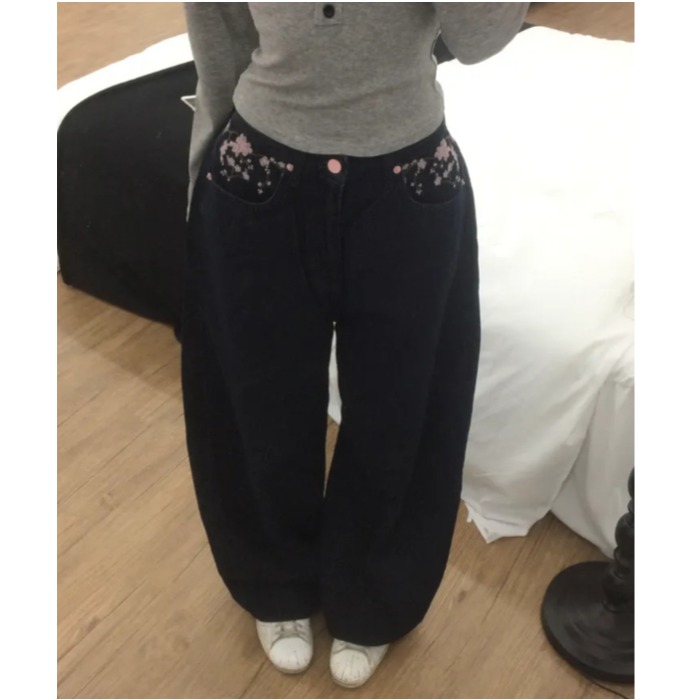 Embroidery Jeans Sakura - Sakura Embroidery Loose Scythe Jeans Casual