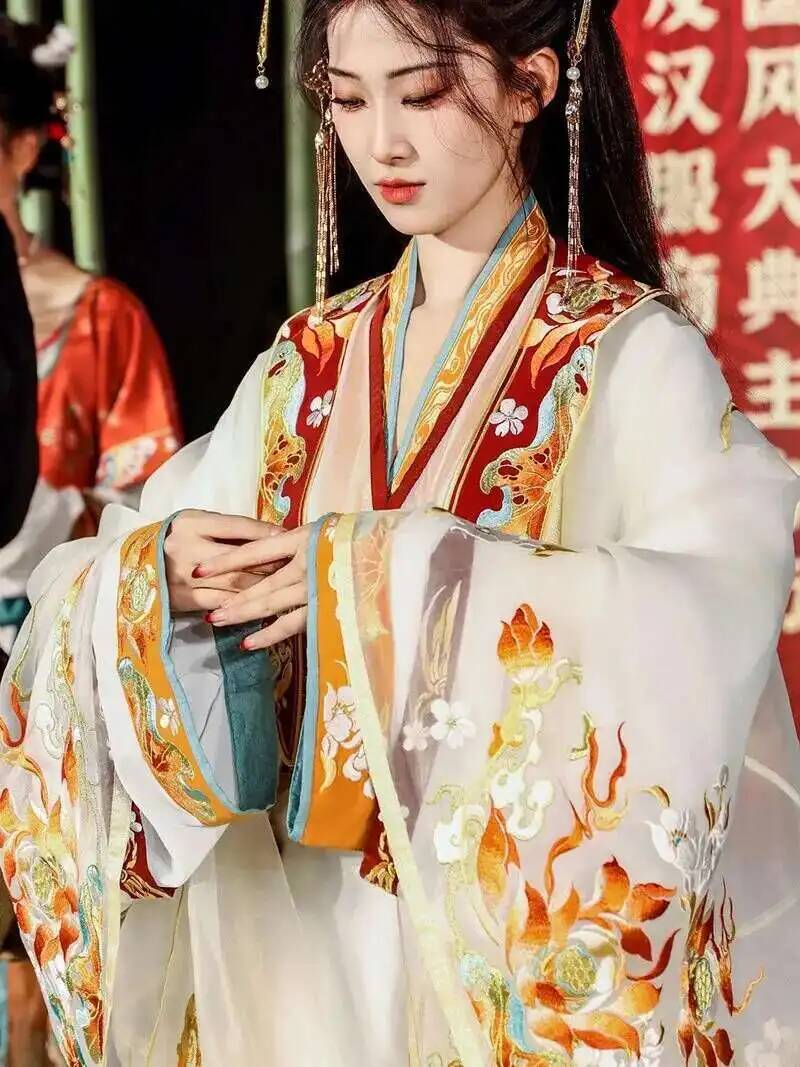 Ming Dynasty Hanfu Embroidery  - Embroidery Set ulasan dan harga